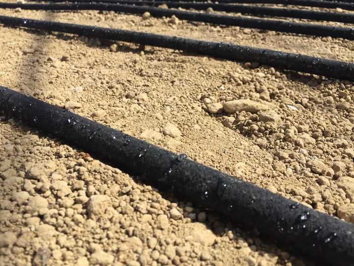 Water Saving 70% Efficient Soaker Hose Porous Drip Irrigation Pipe Durable Rubber Plastic Garden Agriculture Greenhouse System