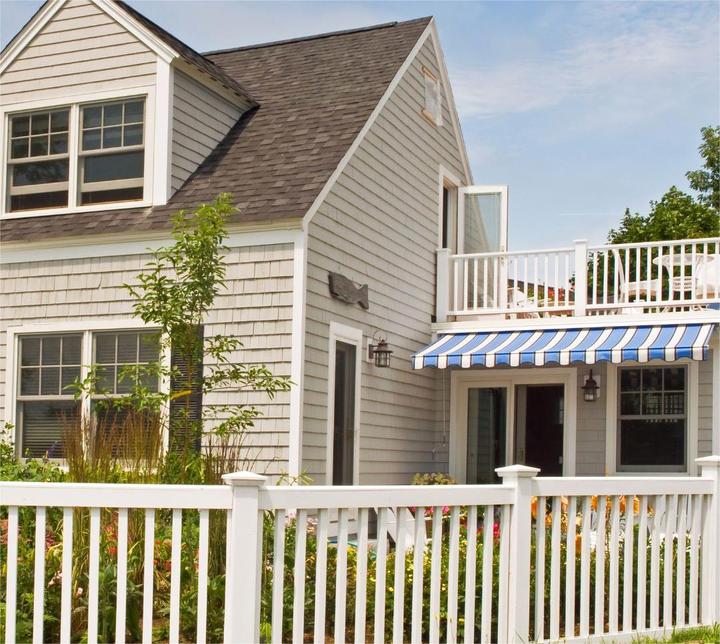 PVC Picket Fence Garden Vinyl Swimming Pool Fence, Court Fencing,UV Proof Plastic Home Fence