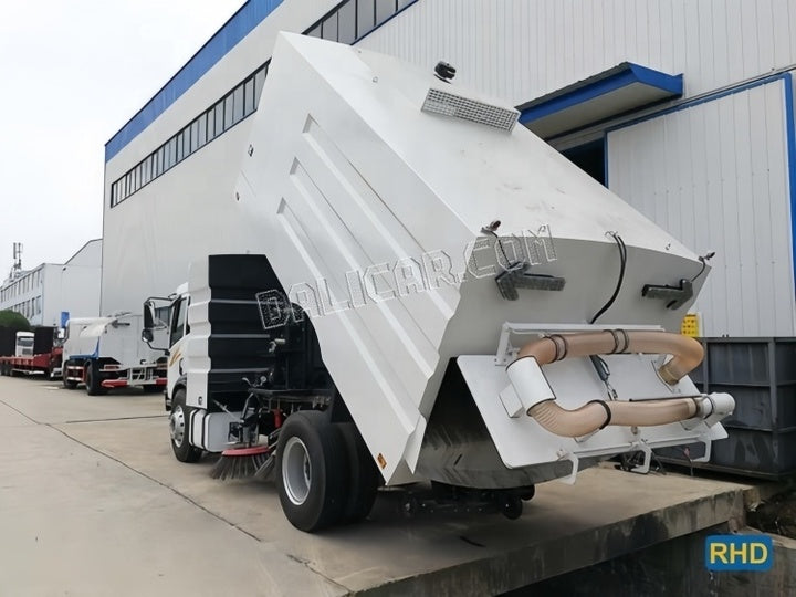 16000L FAW Heavy Duty Engine Large Capacity Road Cleaning Street Sweeper Truck with Pump for Sale