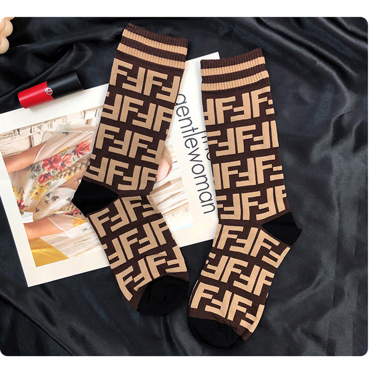Wholesale socks women's crew socks new style ladies cotton a letter pattern design brand name