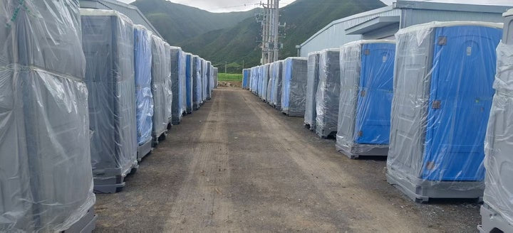 Mobile Toilet HDPE Portable Cabin with 350L Waste Tank UV Resistant Outdoor Toilet with Hand Wash