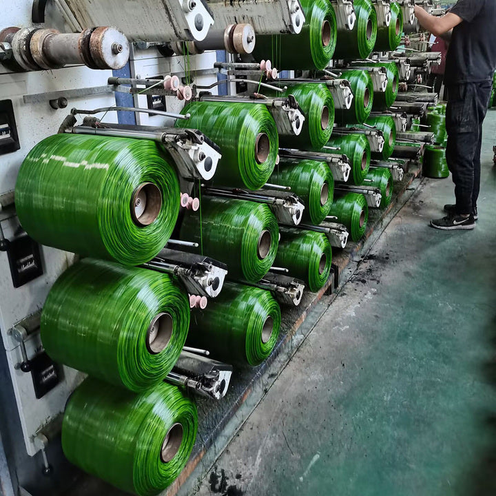 Sport Green Artificial Grass Carpet for Garden Soft Artificial Lawn Synthetic Turf Grass for Football Grounds