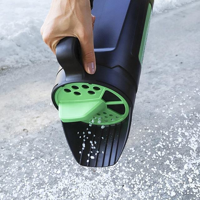 Adjustable 80oz Openings Anti Clog Hand Fertilizer Spreader Shaker Factory Customized Sustainable Handheld Seed Spreader