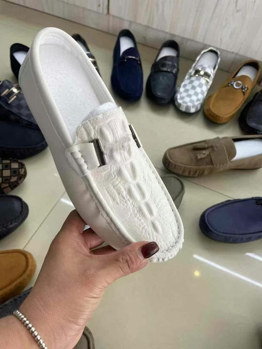 Men's Loafers Men's Casual and Breathable Slip-on Leather Fashionable Driving Shoes Stock Wholesale