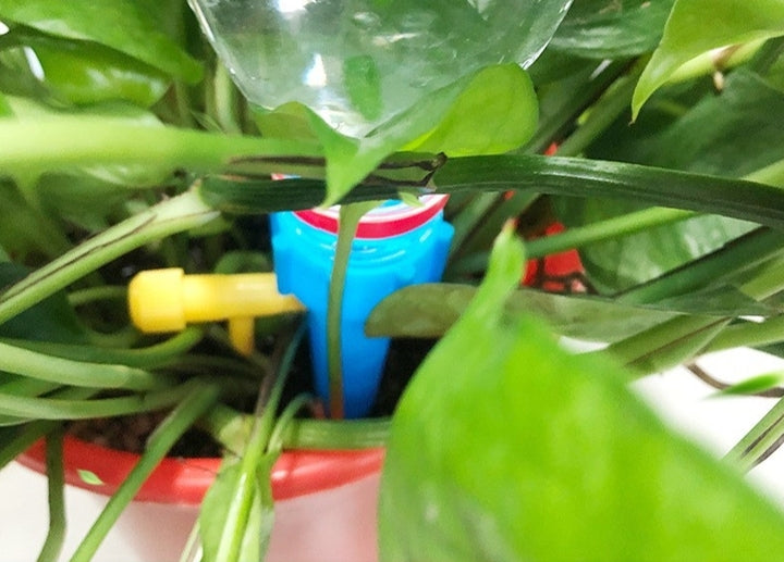 Auto Home Garden Watering Spike PVC Self-Drip Irrigation System for Plant Water Saving Plastic Material