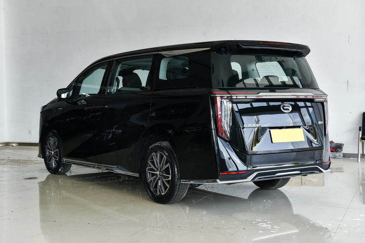 YD Auto GA-C M8 2026 2.0T Honor Gasoline New Car 5-door 7-seat MPV 2.0L Cost-effective Durable Fast Large Stock Available