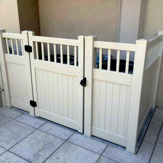 Vinyl Garbage Shelter, PVC Trash Can Enclosure, Vinyl Fencing Solutions for YourOutdoor Space , Outdoor Trash Can Storage