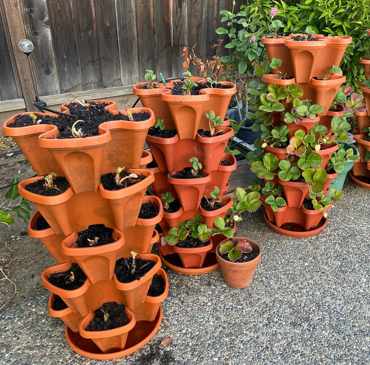 Garden Stackable Plastic Hydroponic Tower Planter Strawberry Flower Pot