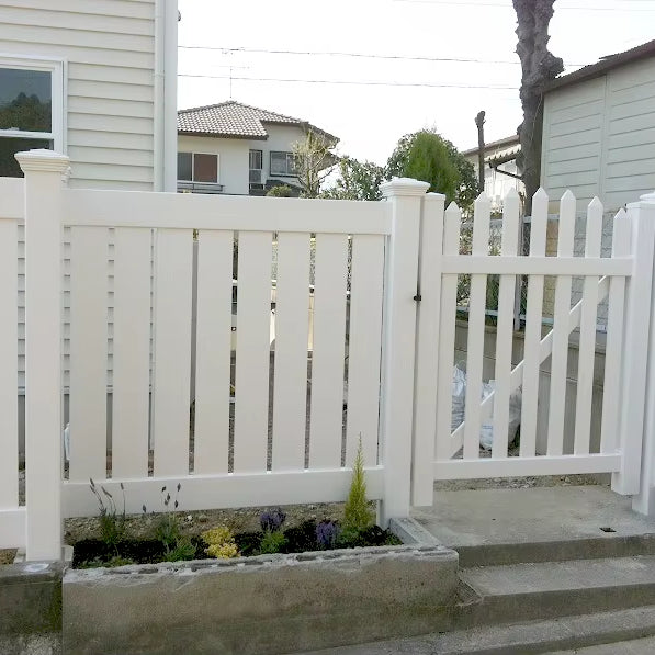 PVC Fence Retaining Wall for Garden, Patio, Lawn Protective Guard Border Edge Fence Vinyl Picket Top Outdoor Garden Decor