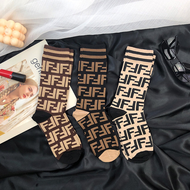 Wholesale socks women's crew socks new style ladies cotton a letter pattern design brand name