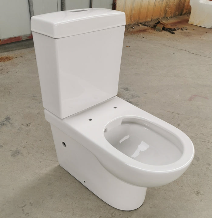 Modern Two Piece Ceramic P-Trap Toilet Seat with Dual-Flush Washdown System
