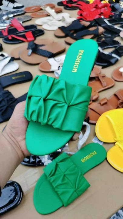 African Big Size41-44 Women's Flat Slippers Summer Fashion Comfortable Sandals Cheap Stock Shoes Mixed Wholesale