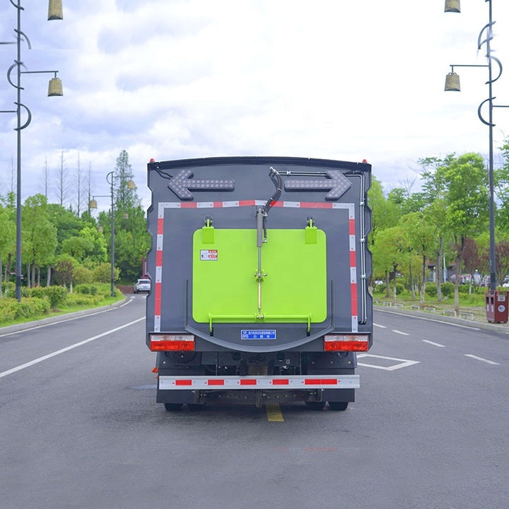 Dongfeng 4000L City Street Cleaning Truck Vacuum Road Sweeper Truck for Airport Runway