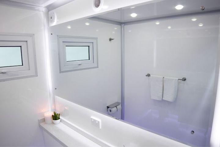 Luxury Commercial Restroom Trailer Modern Portable Restrooms Trailer Mobile Luxury Restroom with Shower Trailer