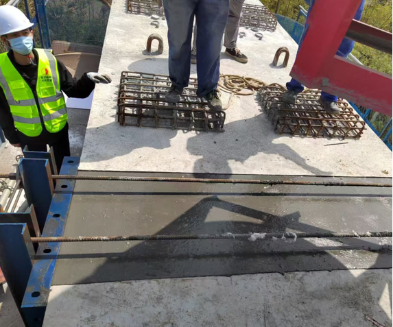 UHPC Retaining Wall for Municipal Landscaping, High-Stiffness & Aesthetic Appearance