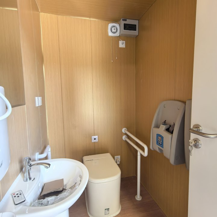 China Luxury Restroom Self Container Wc Toilets Prefab Outdoor Portable Smart Modular Public Container Toilet