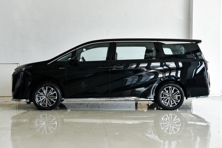 YD Auto GA-C M8 2026 2.0T Honor Gasoline New Car 5-door 7-seat MPV 2.0L Cost-effective Durable Fast Large Stock Available