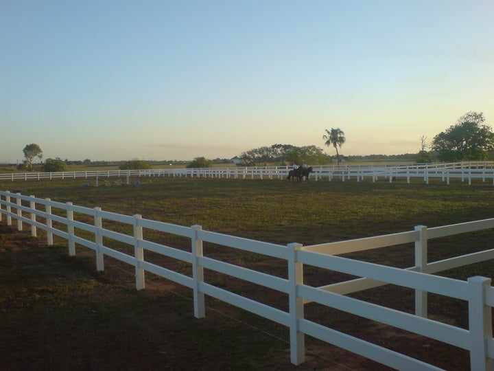 Customized Concrete Fence Post Mould Plastic Farm Fencing Farm Fence Supplier